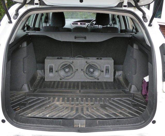 Preview of the first image of Dual 7" Car Audio Subwoofer Box With Twin Tweeters..