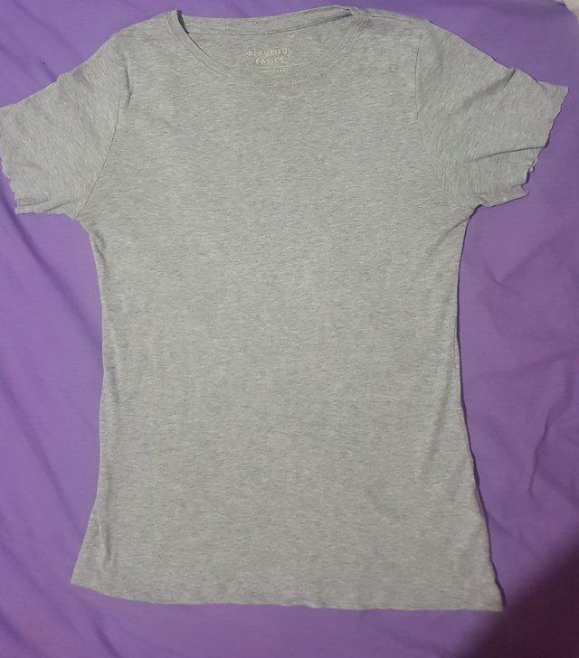 Preview of the first image of Women's Beautiful Basics TShirt- Size 12.