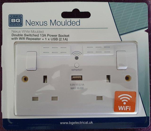 Preview of the first image of BG Wi-Fi Range Extender Socket & USB Charger.