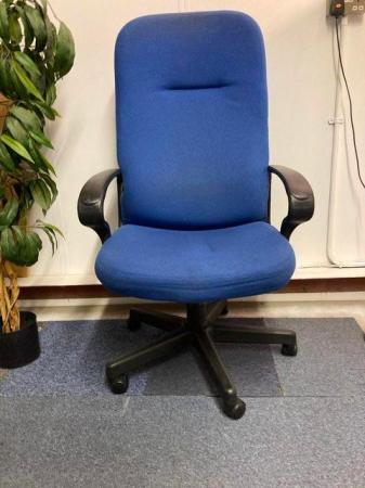 Image 7 of Comfortable blue office swivel/desk/task/computer chair