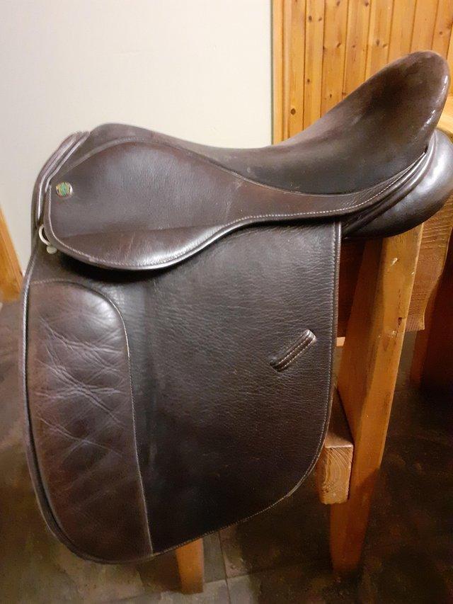 Preview of the first image of Heritage working hunter show saddle.