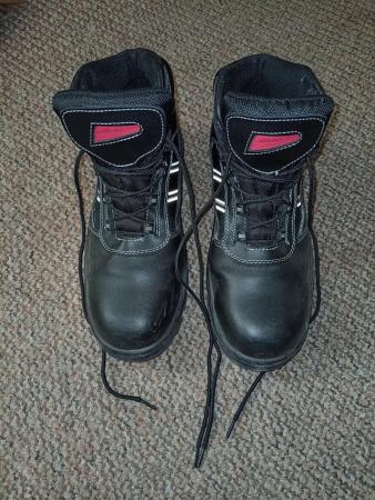Image 2 of Safety boots size 10....