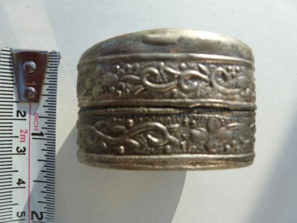 Image 3 of Attractive old asiatic snuff box for sale