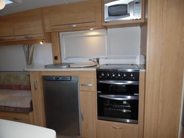 Image 16 of 2011 LUNAR ULTIMA 462,2 BERTH,AWNING,MOVER,SUPER COND.
