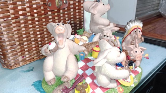 Image 3 of Limited Edition PIGGIN Picnic No 0222 With Wicker Basket