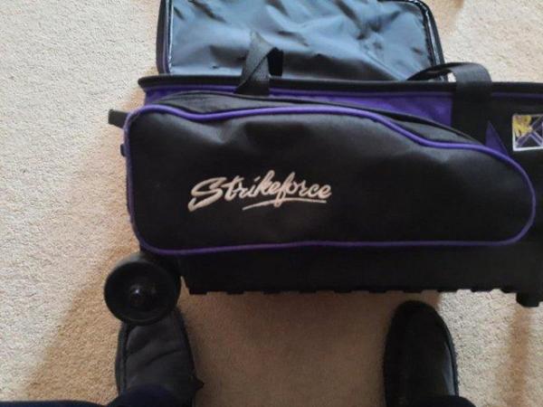 Image 2 of Strikeforce Bowling Bag Double Ball Wheels Rolling