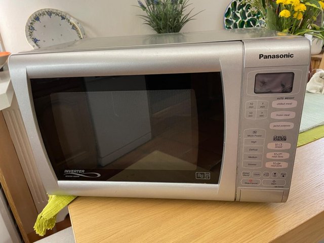 Preview of the first image of Panasonic Microwave Inverter Defrost 900W.