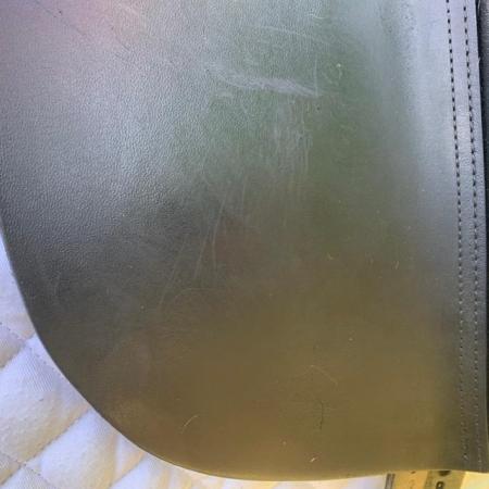 Image 15 of Kent And Masters 17 inch Cob dressage saddle (S3073)