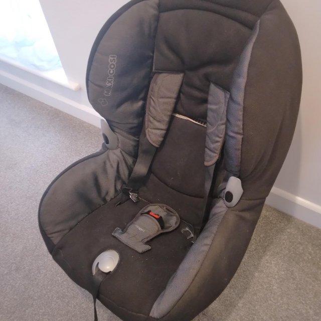 Preview of the first image of Maxi cosi universal 9-18kg child's car seat GOOD CONDITION.