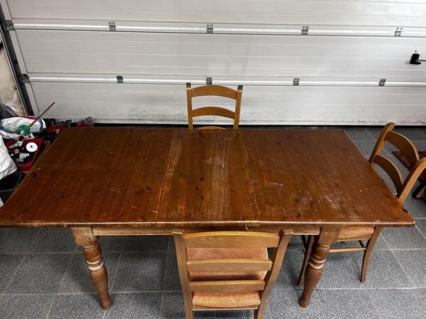 Image 2 of Extendable wooden dining table with 3 chairs