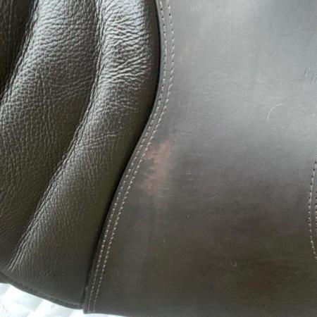 Image 3 of kent and masters s series 17.5 inch jump saddle
