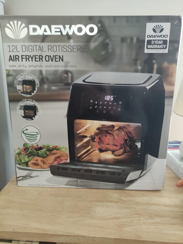 Preview of the first image of Daewoo Air fryer OVENplus Rotisserie.