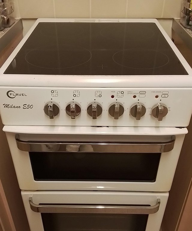 Preview of the first image of Electric/Hob White Cooker.