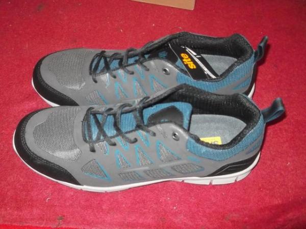 Image 1 of mens size 11 safety shoes