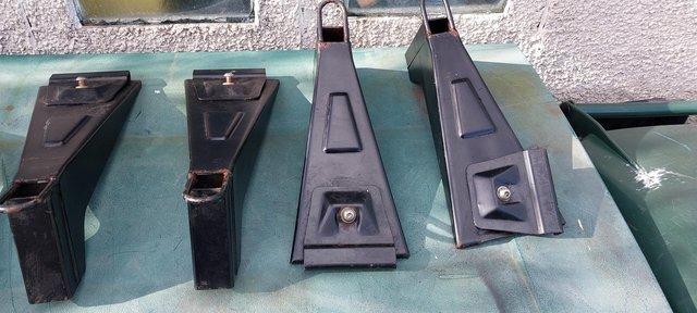 Image 2 of Land Rover Defender Roof Bars with Lockable Ski Clamps