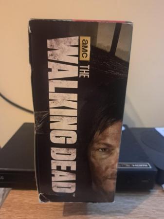 Image 3 of The walking dead: deluxe boxed set.
