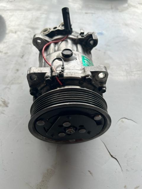 Preview of the first image of Air condition compressor for Maserati 3200 GT.