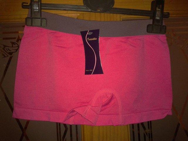 Preview of the first image of New Ladies Lycra Tight fitsports gym yoga shorts S - M.
