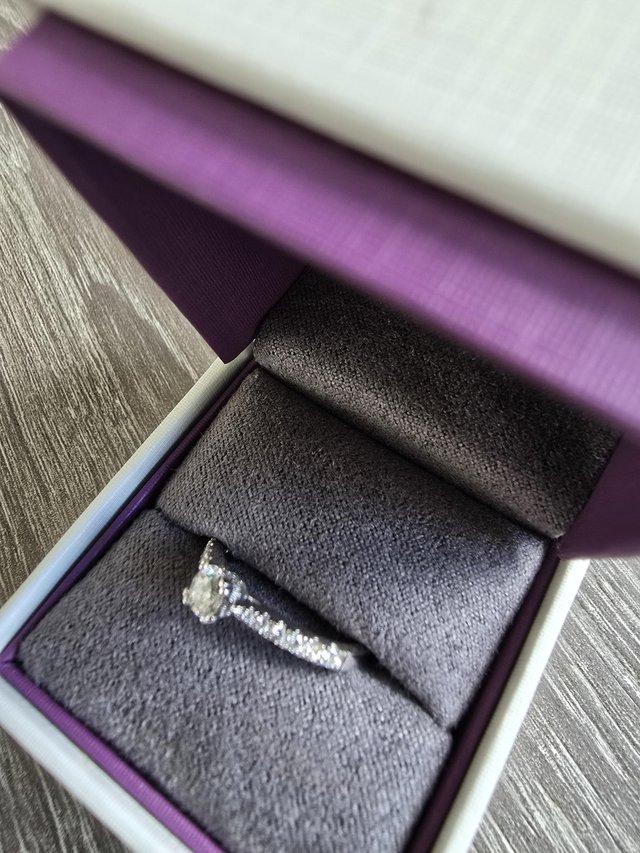 BEAVERBROOKS 18ct WHITE GOLD .39ct DIAMOND ENGAGEMENT RING S — photo 2 of 3
