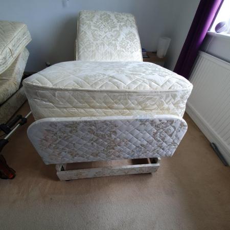 Image 5 of 2 x adjustamatic single beds with massage