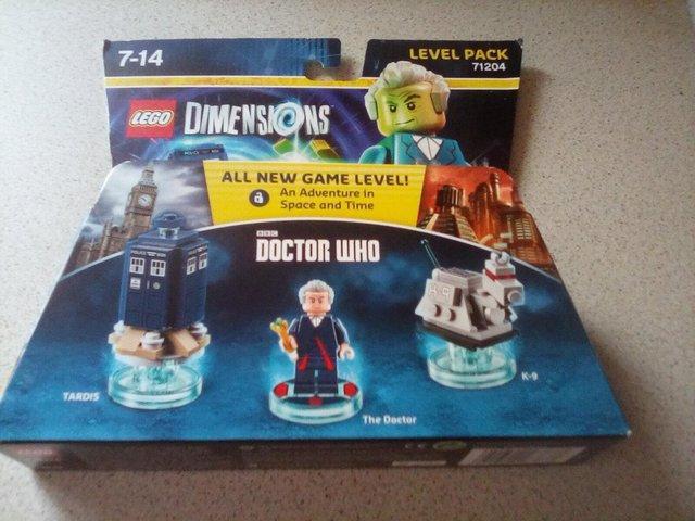 Preview of the first image of DR WHO Lego sets in original boxes.