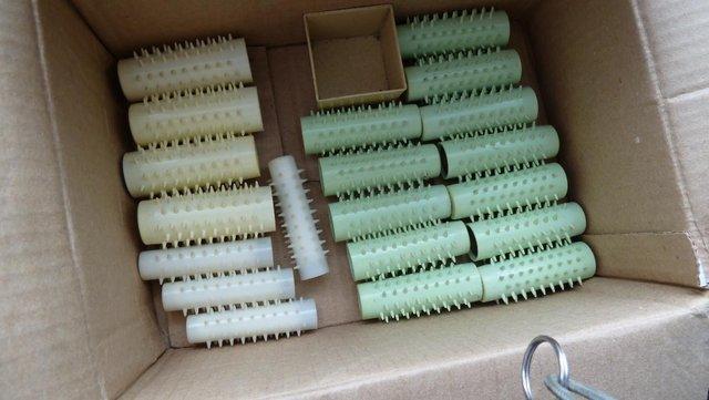 Image 2 of PROFESSIONAL SET OF 50 HEATED CARMEN ROLLERS