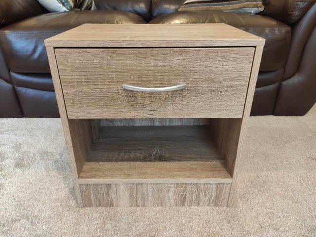 Preview of the first image of Bedside table with drawer - Excellent condition.