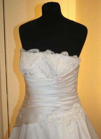 Image 3 of Sweetheart wedding dress