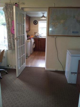 Image 3 of three bedroom house for sale in bryans cl rd  calne sn11