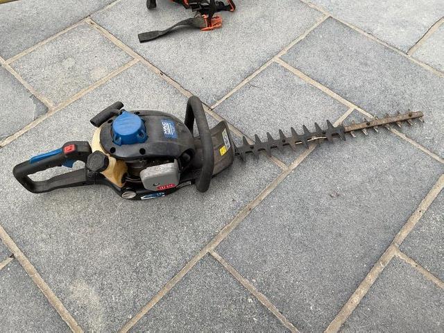 MacAllister MHTP245-2 Petrol Hedge Trimmer+instructions — photo 3 of 3