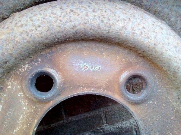 Image 3 of Land Rover Dunlop 16" Steel Wheel Rim - 231601