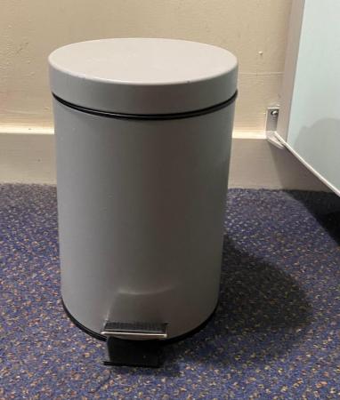 Image 1 of Small bathroom bin in great condition