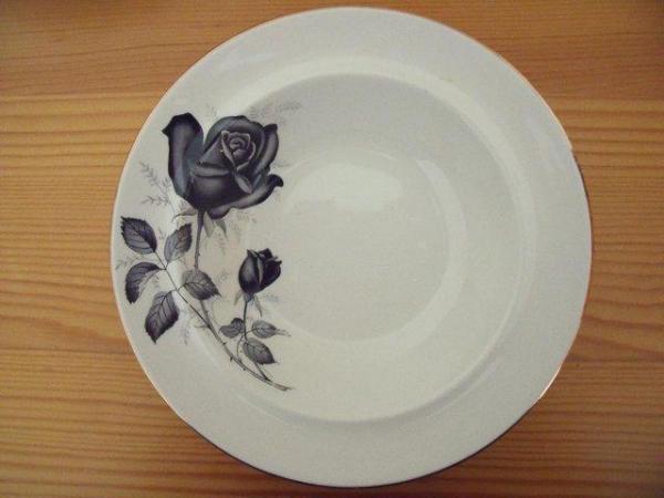 Image 3 of Vintage 1950s? 5 Swinnertons Black rose dessert bowls
