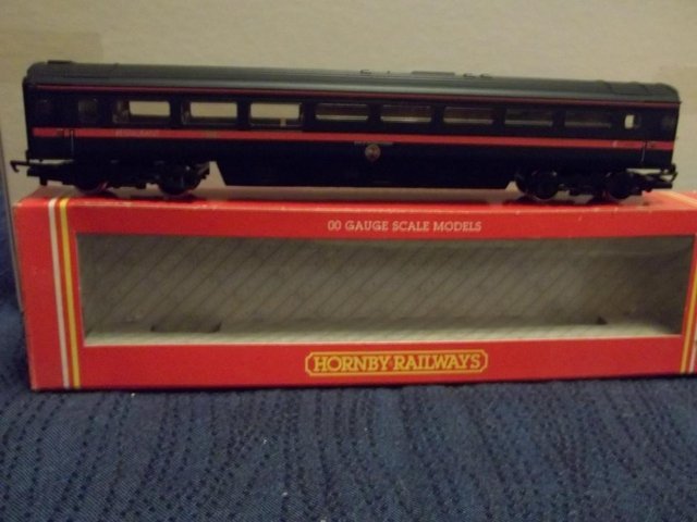 Preview of the first image of Hornby R4012: GNER 1st Class Buffet Coach 00 Gauge.