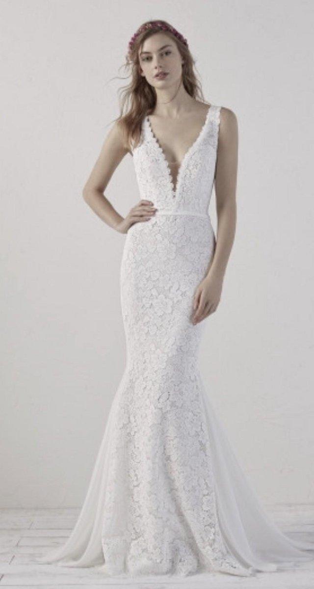 Preview of the first image of Pronovias Wedding Dress - Never Worn.