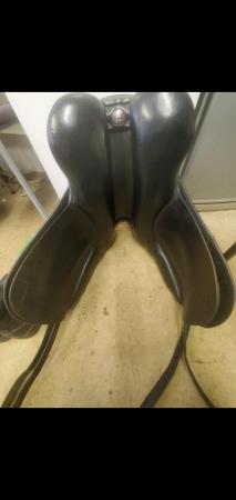 Image 3 of 16.5 inch isabelle bates black leather  dressage saddle