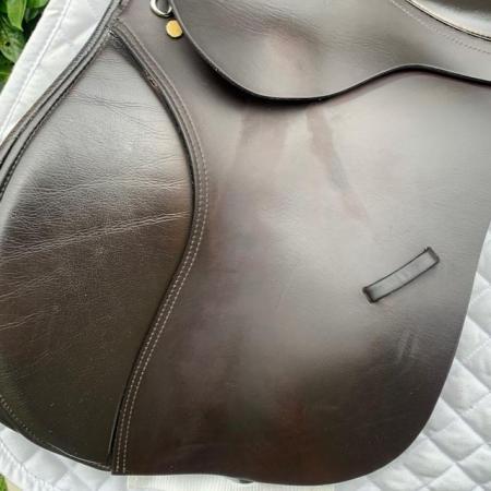 Image 3 of Kent and Masters 17.5 inch GP saddle
