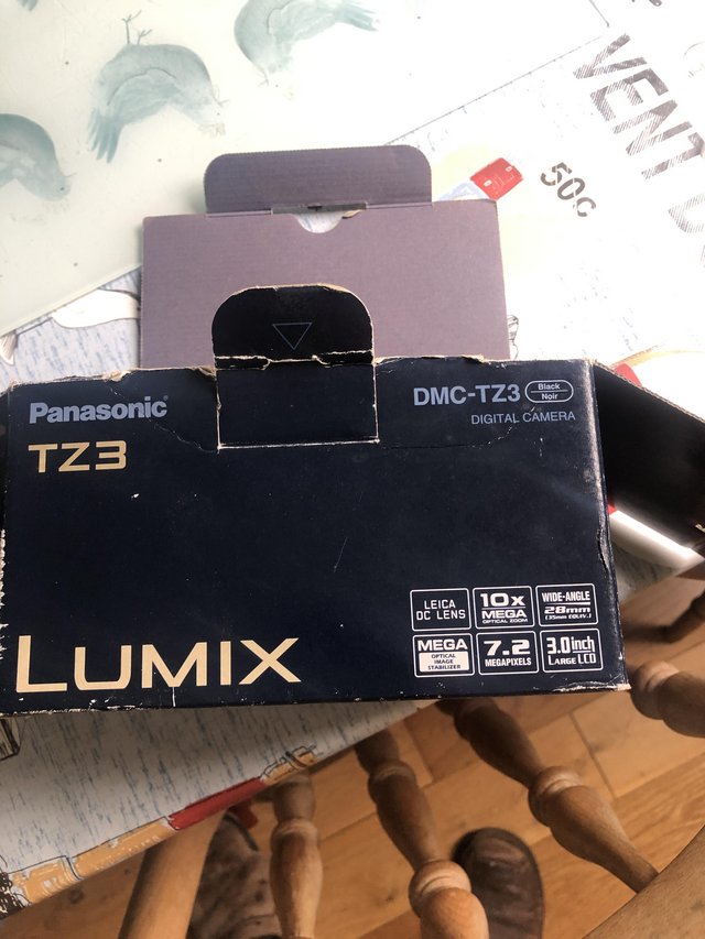 Preview of the first image of Panasonic LUMIX DMC TZ3 plus charger and battery.