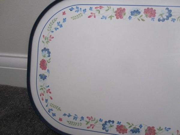Image 2 of Floral tray for kitchen