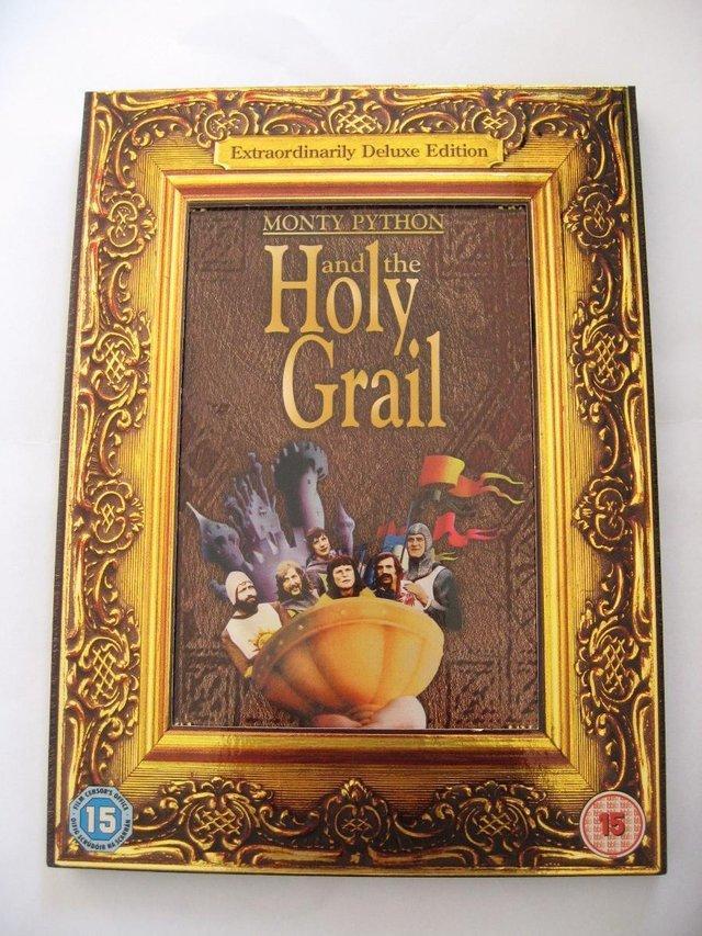 Preview of the first image of Monty Python and the Holy Grail 2DVD Set - Region 2. Extraor.