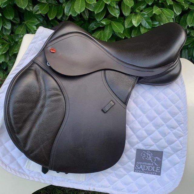 Preview of the first image of Thorowgood t8 16.5 inch pony jump saddle.