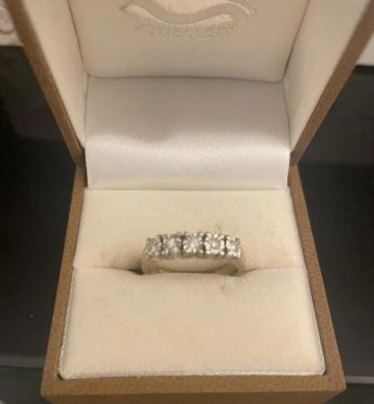 Image 3 of Ladies 5 diamond ring 9ct gold