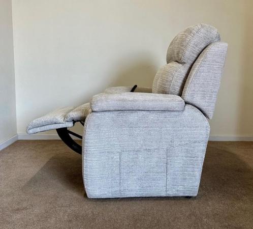 Image 16 of DFS LUXURY ELECTRIC RISER RECLINER DUAL MOTOR CHAIR DELIVERY