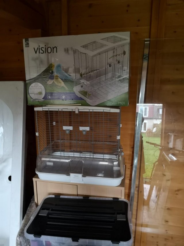 Preview of the first image of Bird cage by Vision with many feeders and perches included 1.