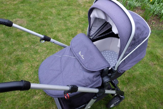 Image 3 of Silver Cross & Maxi-Cosi Travel System and car seats