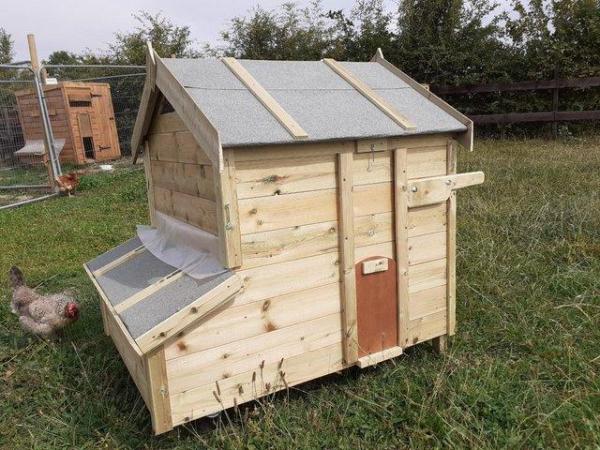 Image 3 of Hand Build Mobile Timber Hen house