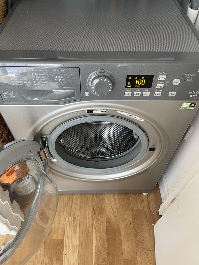 Preview of the first image of Hotpoint washing machine 7kg - great condition.