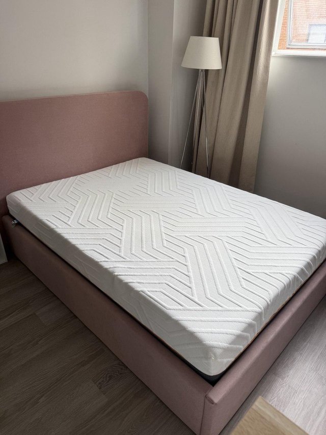 Pink double bed with storage + mattress