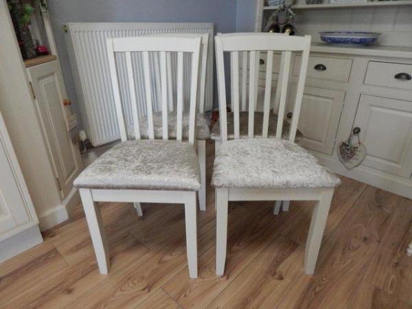 Image 11 of BEECH EXTENDING DINING TABLE / KITCHEN TABLE & 4 CHAIRS