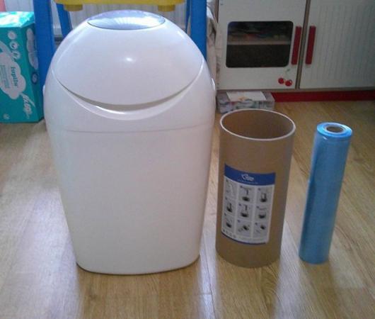 Image 2 of Sangenic White Nappy Bin with Reusable Cartridge and Refills